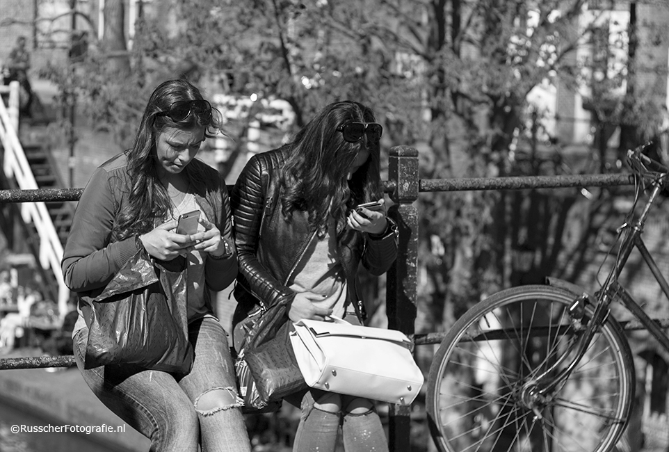 (A)sociale media