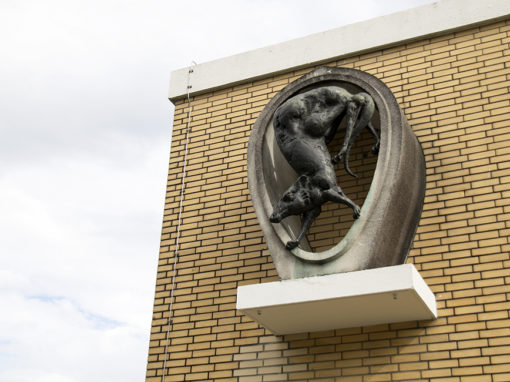 De Rioolrat, kunst aan rioolgemaal Utrecht. Wederopbouwarchitectuur.