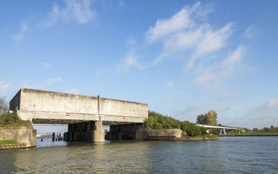 De plofsluis, een brug die geen sluis was maar een dam moest worden.