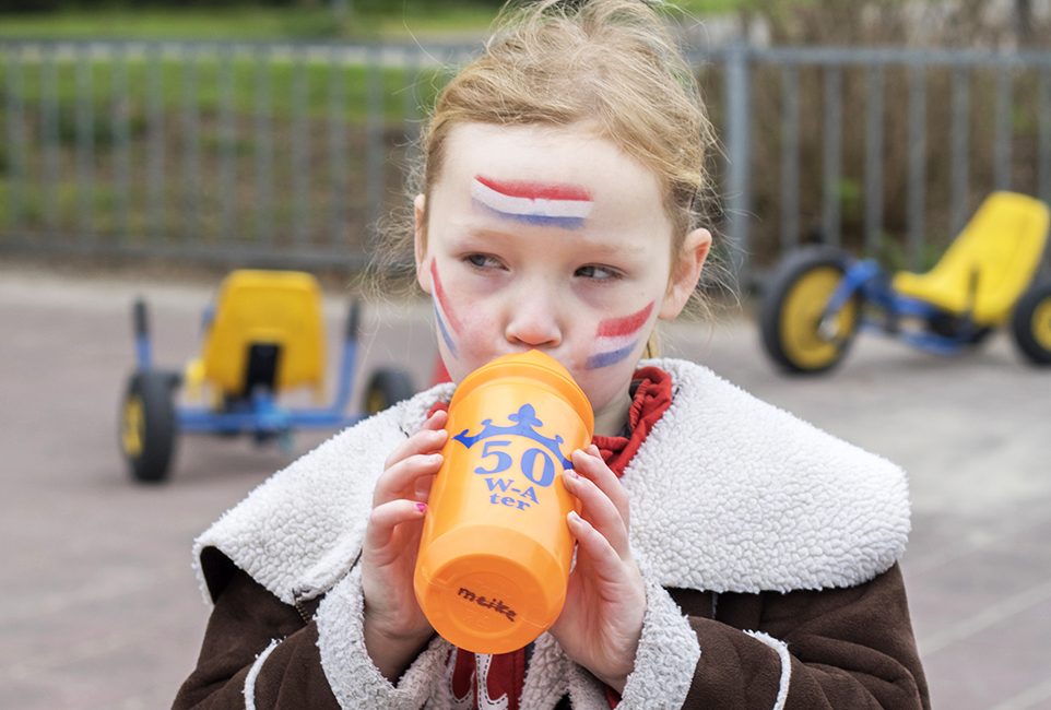 Koningsspelen i.o.v. basisschool. (Gepubliceerd met toestemming, want betreft mijn eigen dochter.)