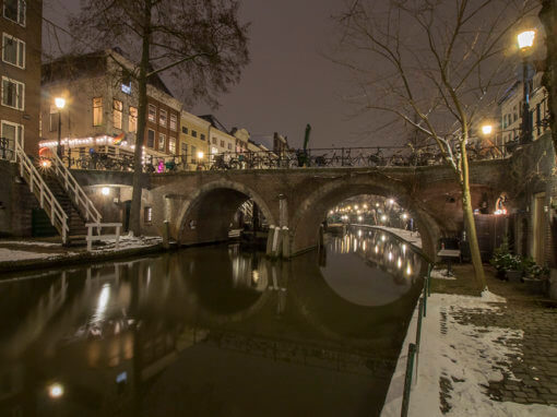 Oudegracht met Jacobibrug, Utrecht.