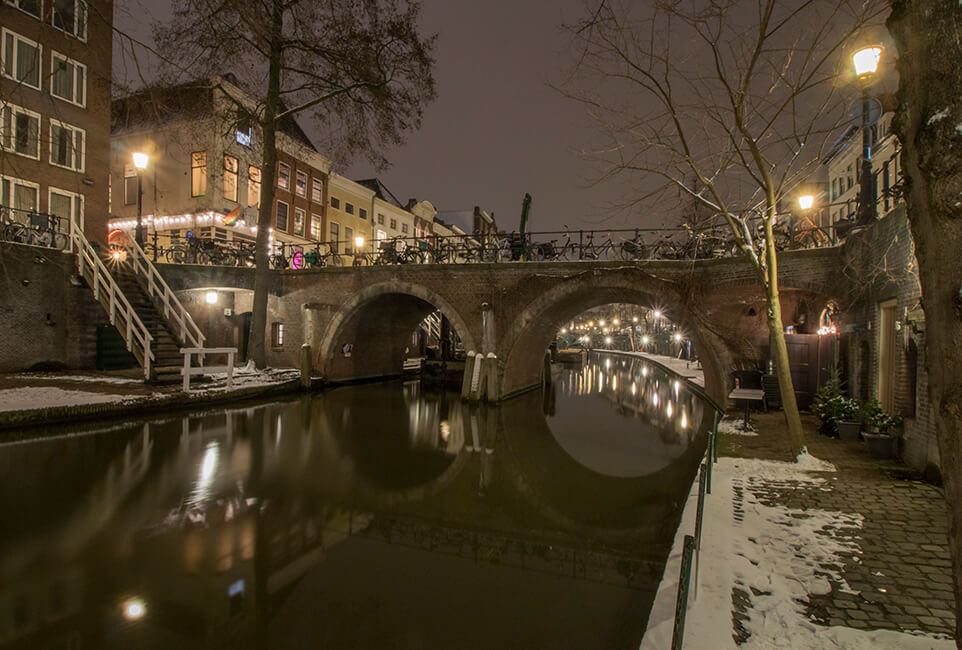 Oudegracht met Jacobibrug, Utrecht.