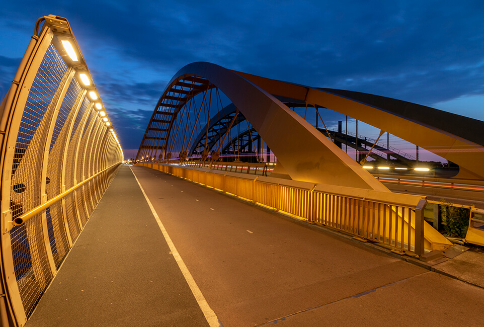 Hogeweidebrug of Gele Brug, Utrecht.