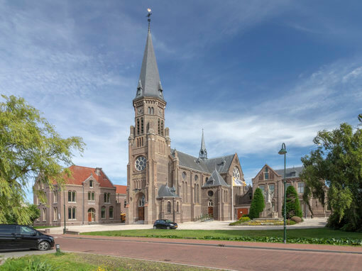 R.K. complex Petrus en Paulus i.o.v. Walraad Architecten.