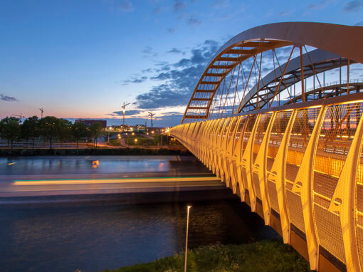 Hogeweidebrug (volksmond Gele Brug of Koffiebrug), Utrecht