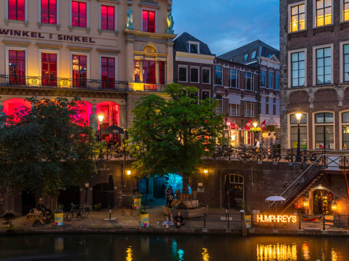 Winkel van Sinkel, Stadhuisbrug ,Stadhuis, Ganzemarkt, Oudegracht Utrecht