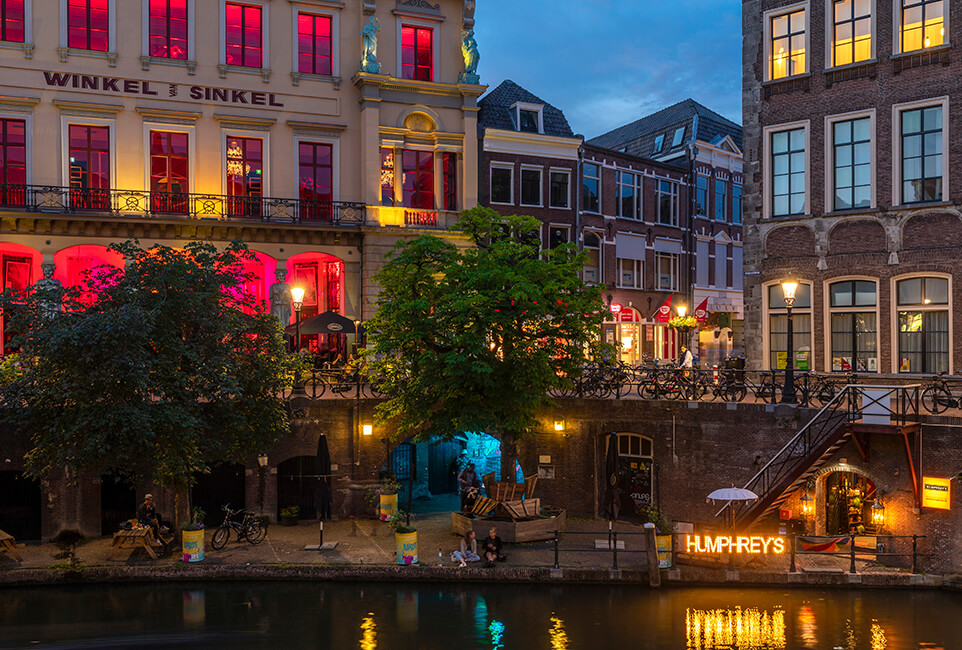 Winkel van Sinkel, Stadhuisbrug ,Stadhuis, Ganzemarkt, Oudegracht Utrecht