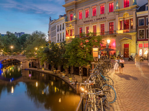 Winkel van Sinkel, Stadhuisbrug , Oudegracht Utrecht