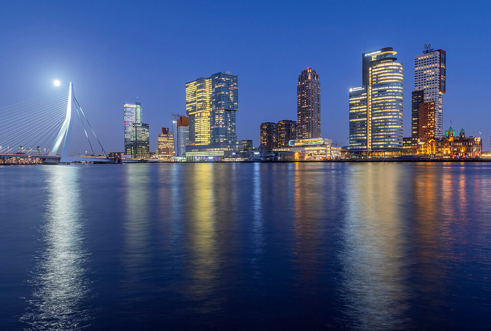 Rotterdam Skyline Erasmusbrug en Kop van Zuid