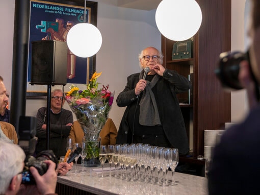 Jos Stelling spreekt tijdens de avant-première avonden t.g.v. de oplevering van zijn Slachtstraat Filmtheater. I.o.v. het Utrechts Monumentenfonds