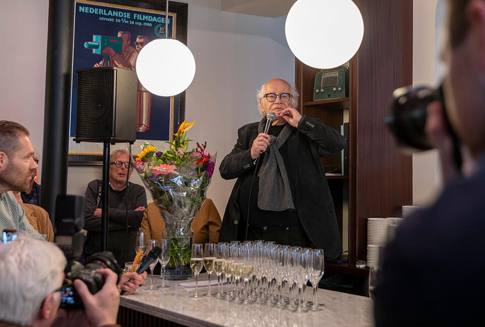 Jos Stelling spreekt tijdens de avant-première avonden t.g.v. de oplevering van zijn Slachtstraat Filmtheater. I.o.v. het Utrechts Monumentenfonds