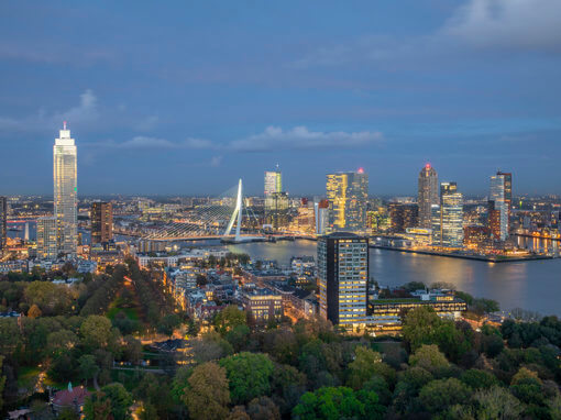 Skyline Rotterdam vanaf de Euromast