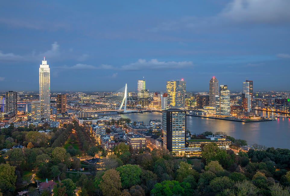 Skyline Rotterdam vanaf de Euromast