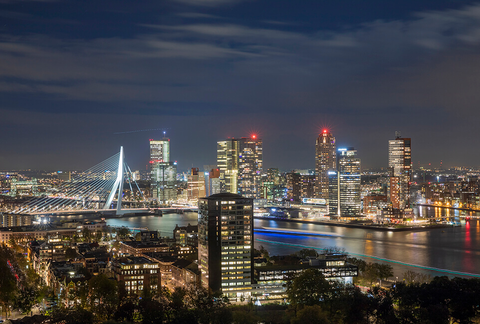 Skyline Rotterdam vanaf de Euromast