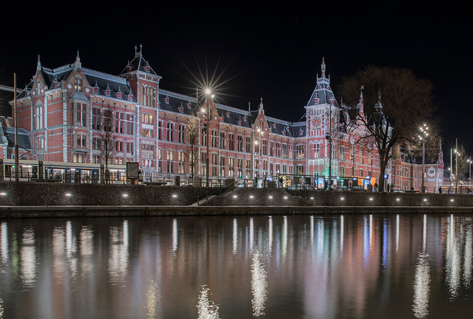 Centraal Station Amsterdam van architect Pierre Cuypers