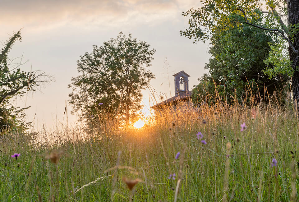 Zonsondergang bij Chiesetta di Sant’Elena, Cividale del Friuli, Friuli, Italië