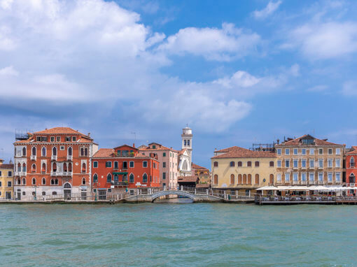 Dorsoduro Venetië vanaf het Canale di Fusina