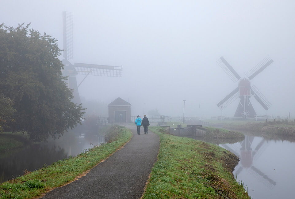 Molens van Oud-Zuilen in de mist.