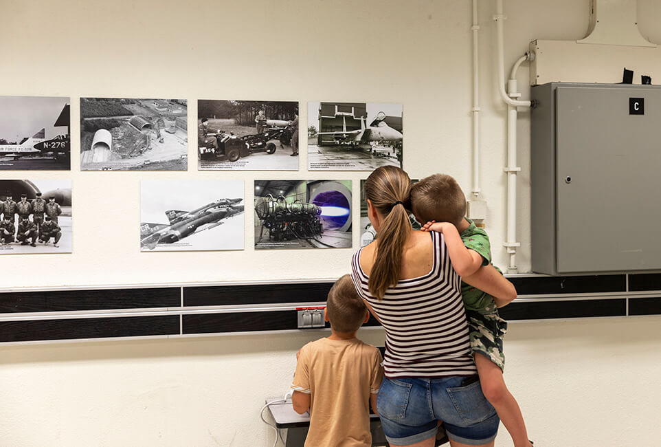 Expositie Koude Oorlog Commandobunker voormalige Vliegbasis Soesterberg tijdens Open Monumentendag i.o.v. Provincie Utrecht