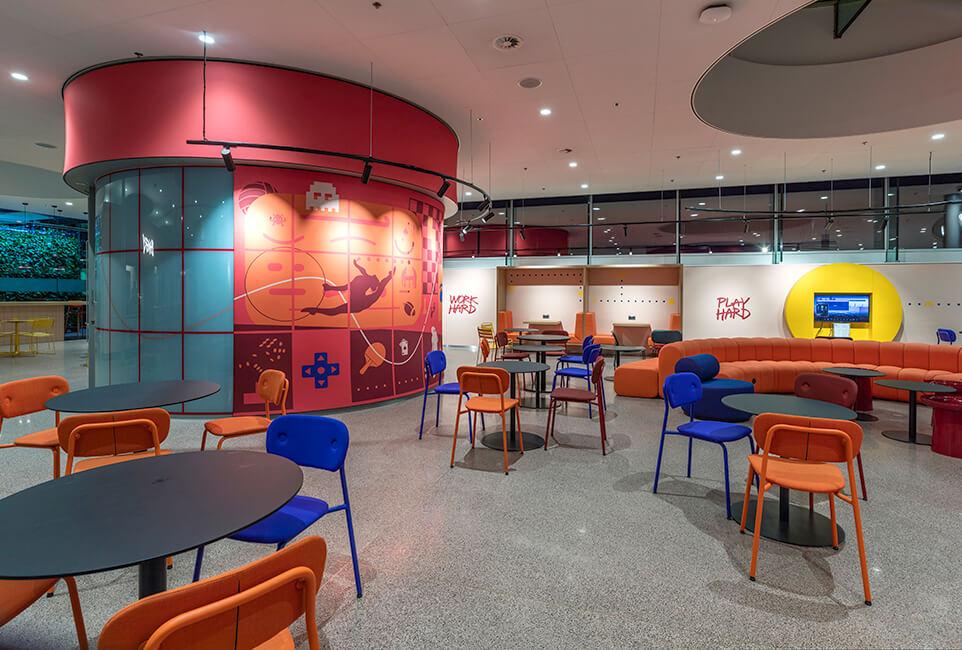 Renatvatie en nieuwbouw restaurant en bakkerij hoofdkantoor Rabobank i.o.v. Jurriëns.