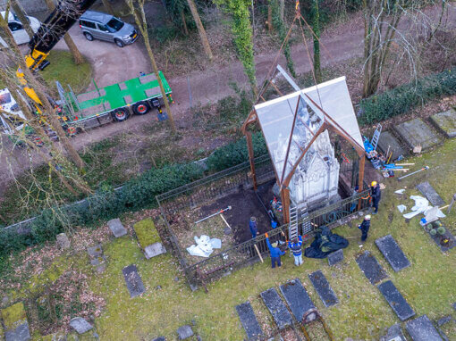 Operatie tijdelijke bescherming rijksmonumentaal grafmonument Naarden i.o.v. Gemeente Gooise Meren