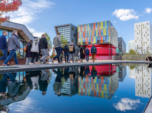 Hoofddorp: fotografie excursie architectuur en omgevingskwaliteit voorafgaand aan uitreiking Arie Kepplerprijs 2024 i.o.v. MOOI Noord-Holland Adviesuers in Omgevingskwaliteit.