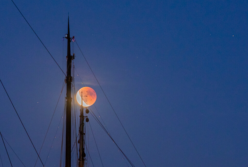 Bloedmaan, september 2025